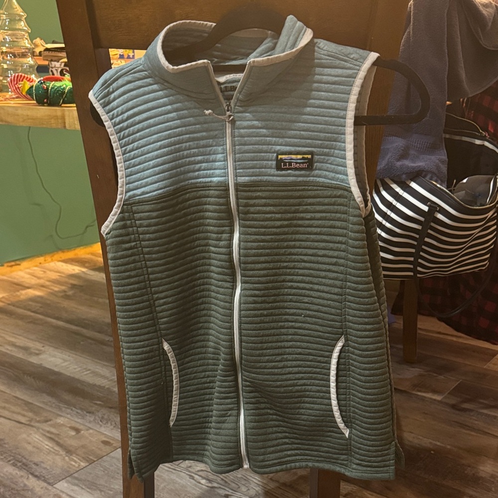 L.L. Bean Women's Quilted Vest in Gray